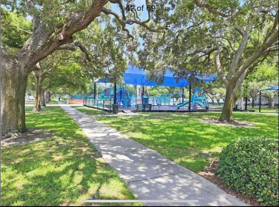 In The Center Of Gulfport, Min Away From The Beach! St. Petersburg Esterno foto